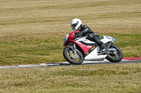 cadwell-park;cadwell-park-photographs;cadwell-trackday-photographs;enduro-digital-images;event-digital-images;eventdigitalimages;peter-wileman-photography;racing-digital-images;trackday-digital-images;trackday-photos